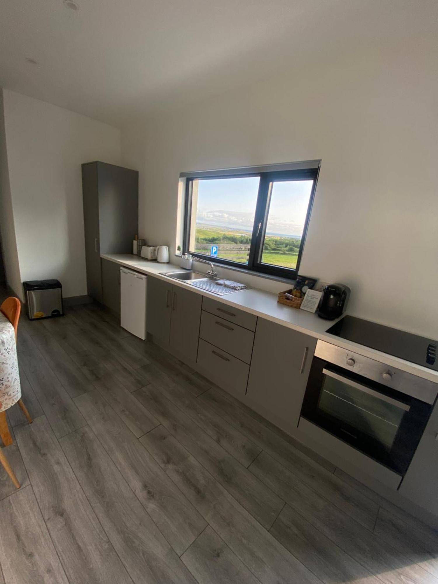 Hill Top View Apartment Lahinch Exterior foto