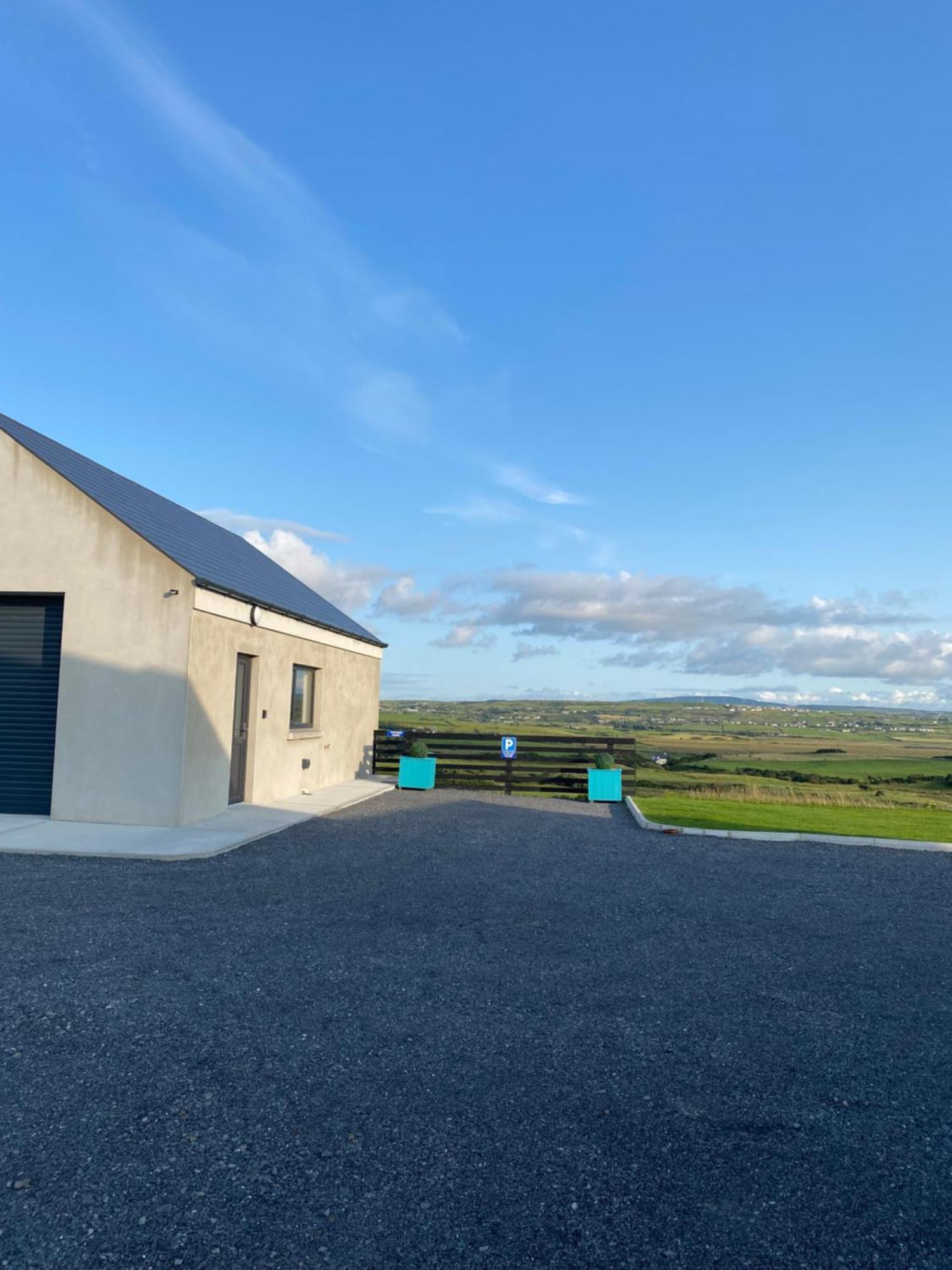 Hill Top View Apartment Lahinch Exterior foto